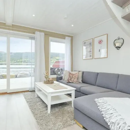 Holiday home Gorgeous In I Romsdal With Kitchen